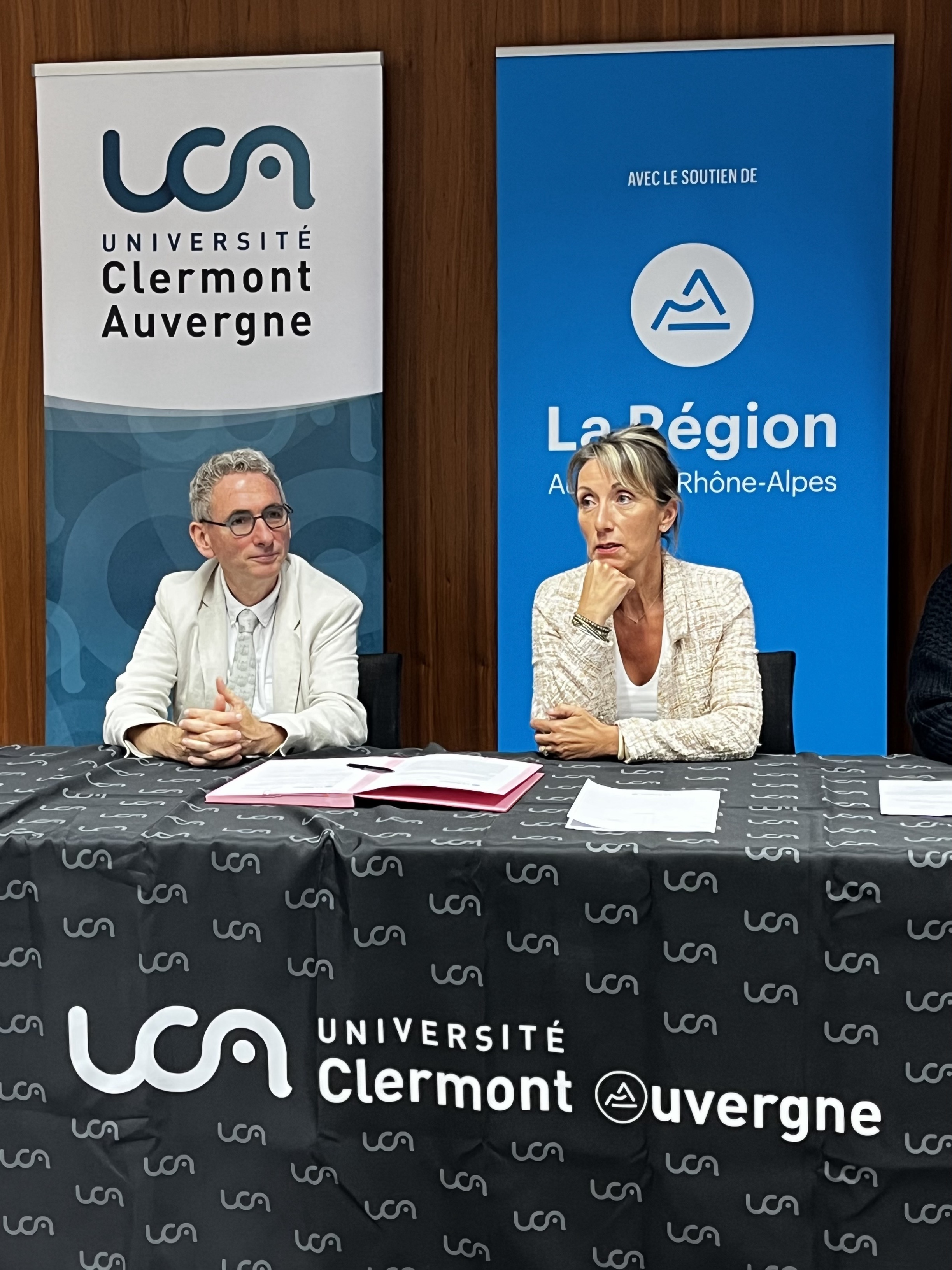 Signature de convention CSTI_R��gion AuRA - UCA
